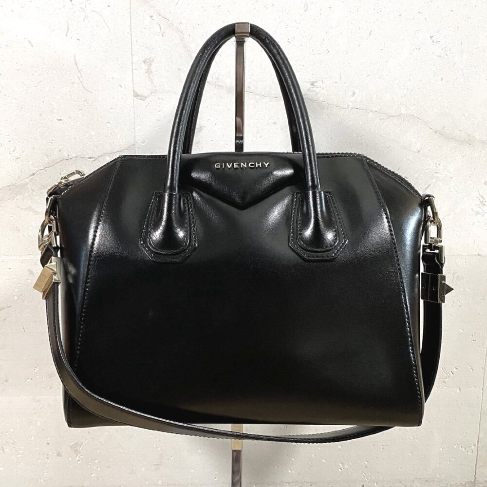 Givenchy Antigona - small - Fair condition - Black